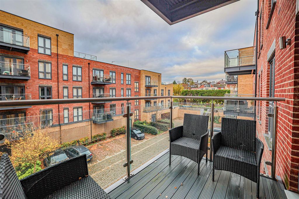 Additional image 16 of 2 bed flat for saleFrogmore Road, Hemel Hempstead HP3