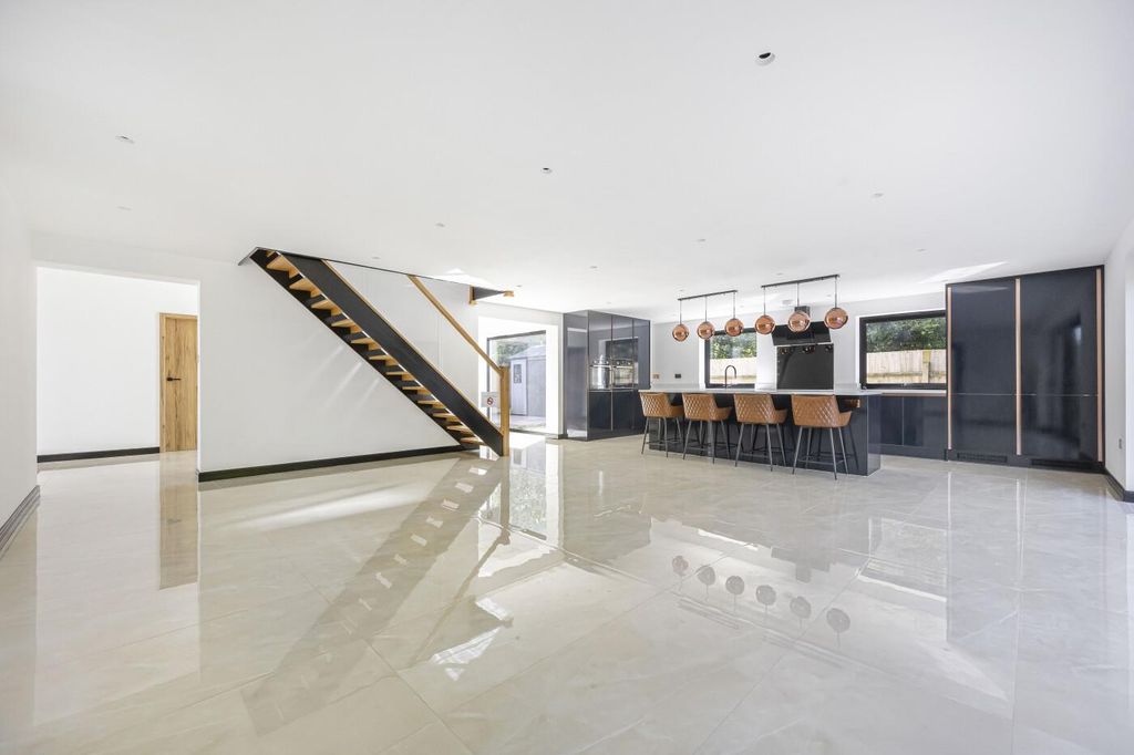 Additional image 9 of 5 bed detached house for saleMakins Road, Henley-On-Thames RG9