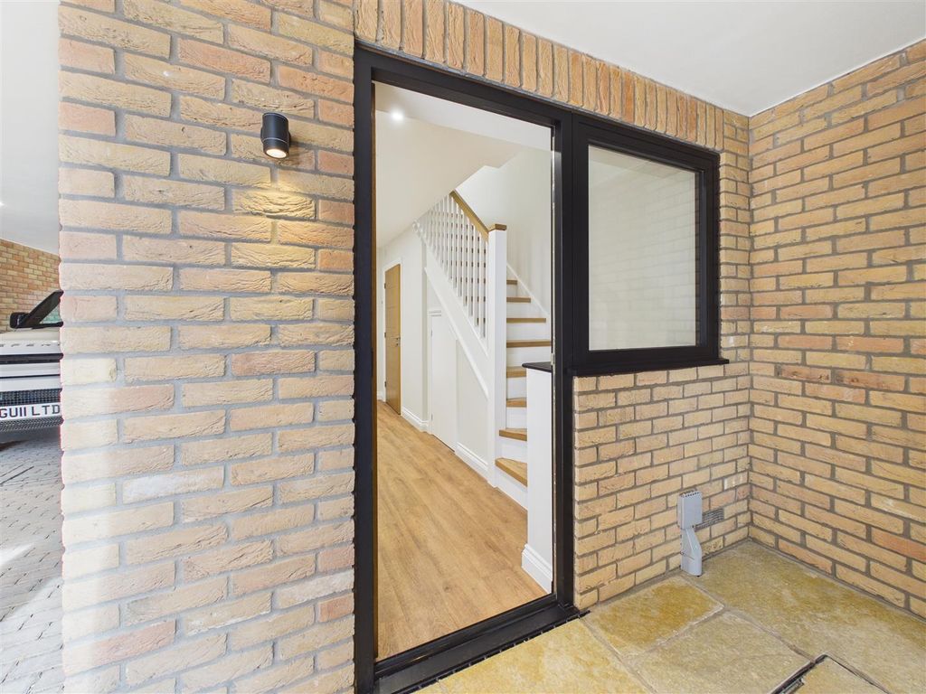 Additional image 19 of 4 bed town house for saleCliff Road, Hessle HU13
