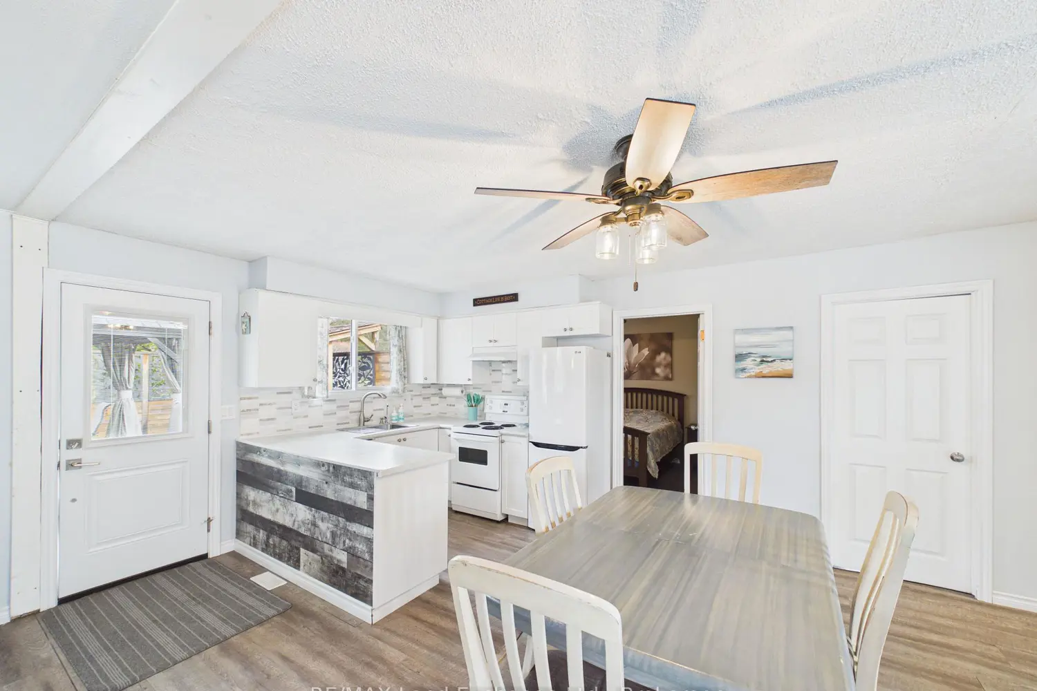 507 Abenaki Drive photo 2