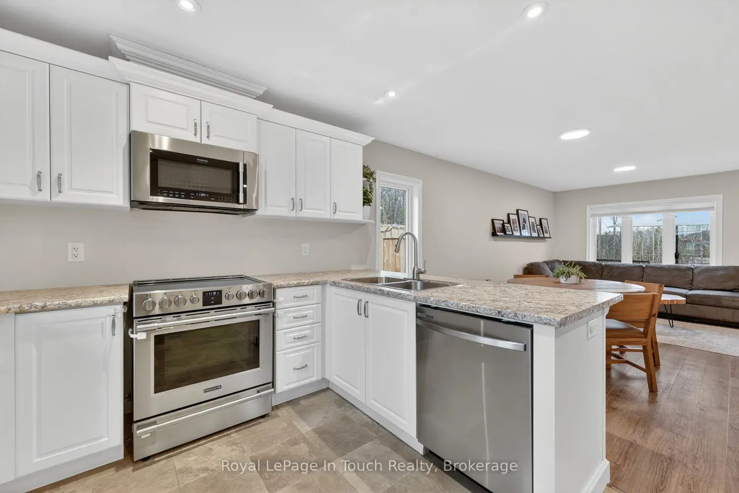 55 Hunter Avenue photo 2
