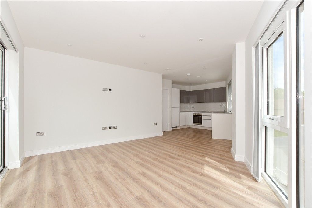 Additional image 4 of 2 bed flat for saleStation Road, Horsham, West Sussex RH13