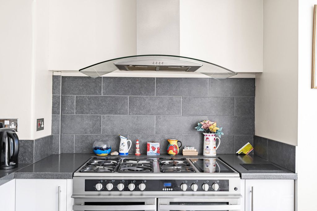 Additional image 5 of 3 bed bungalow for saleChesworth Close, Horsham, West Sussex RH13