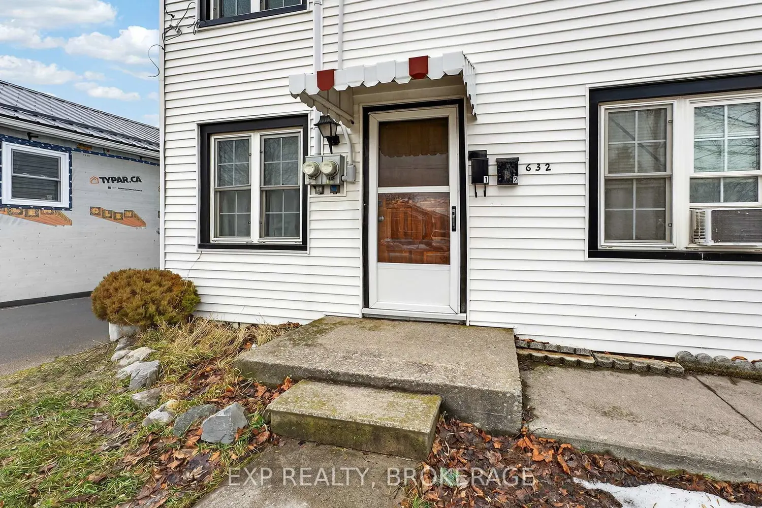 632 Macdonnell Street photo 3