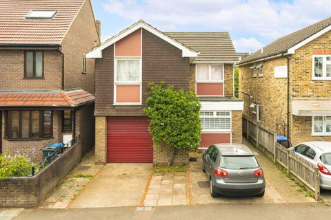 Woodside, Wimbledon SW19