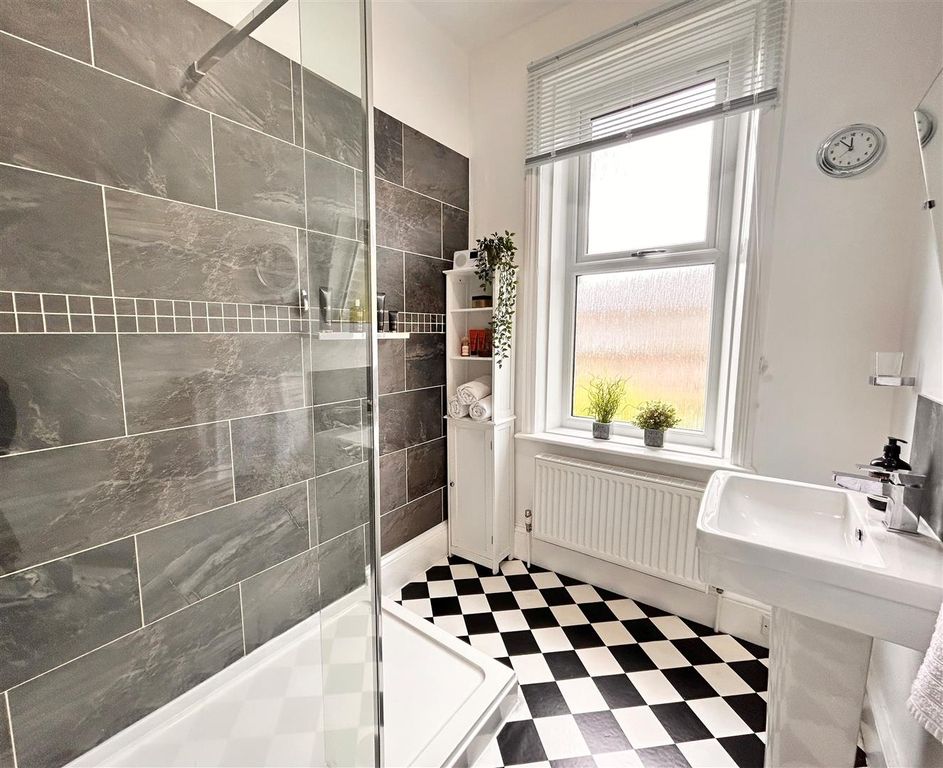 Additional image 26 of 6 bed end terrace house for saleGrandsmere Place, Halifax HX3