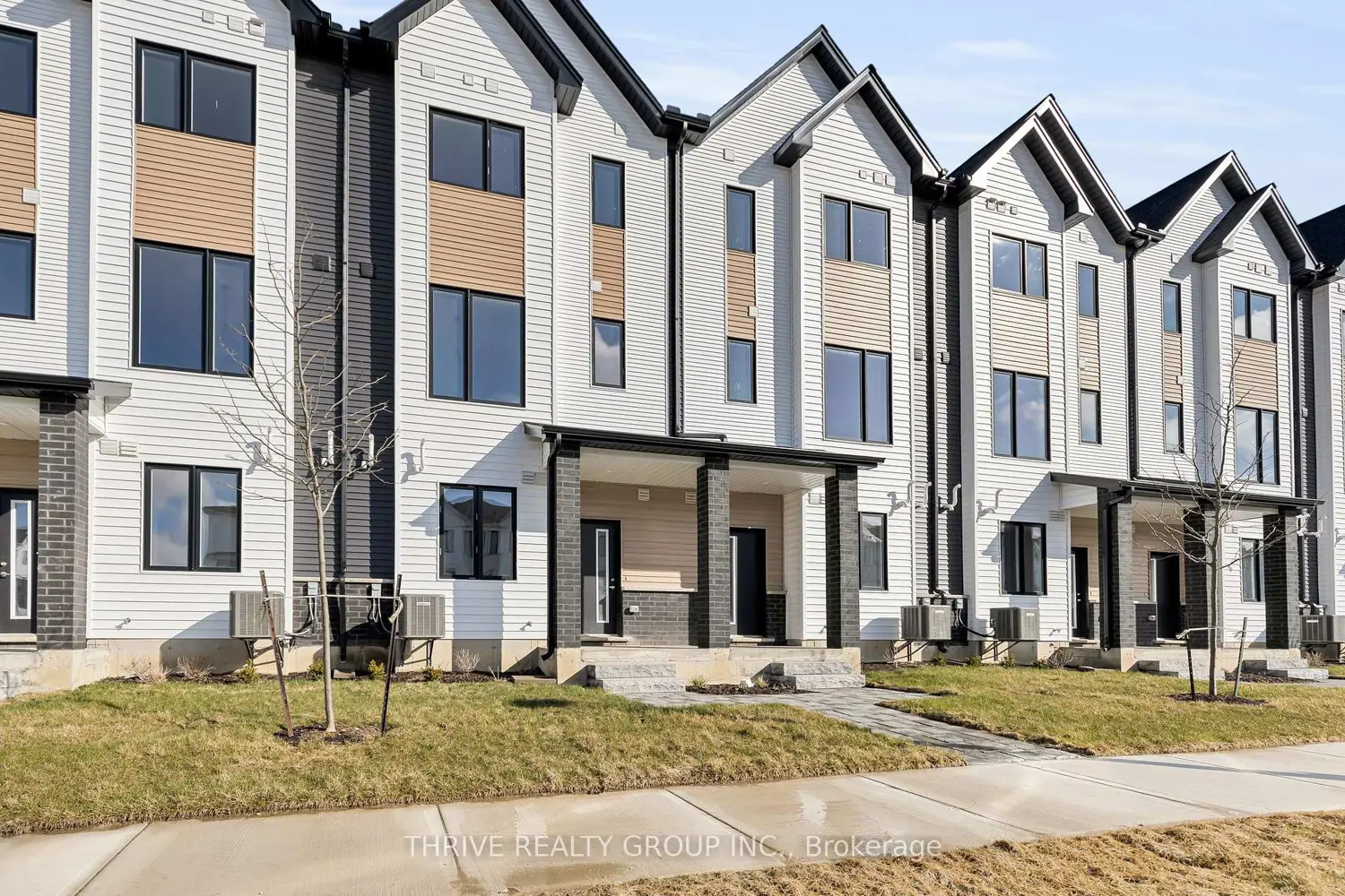 1595 Capri Crescent 76