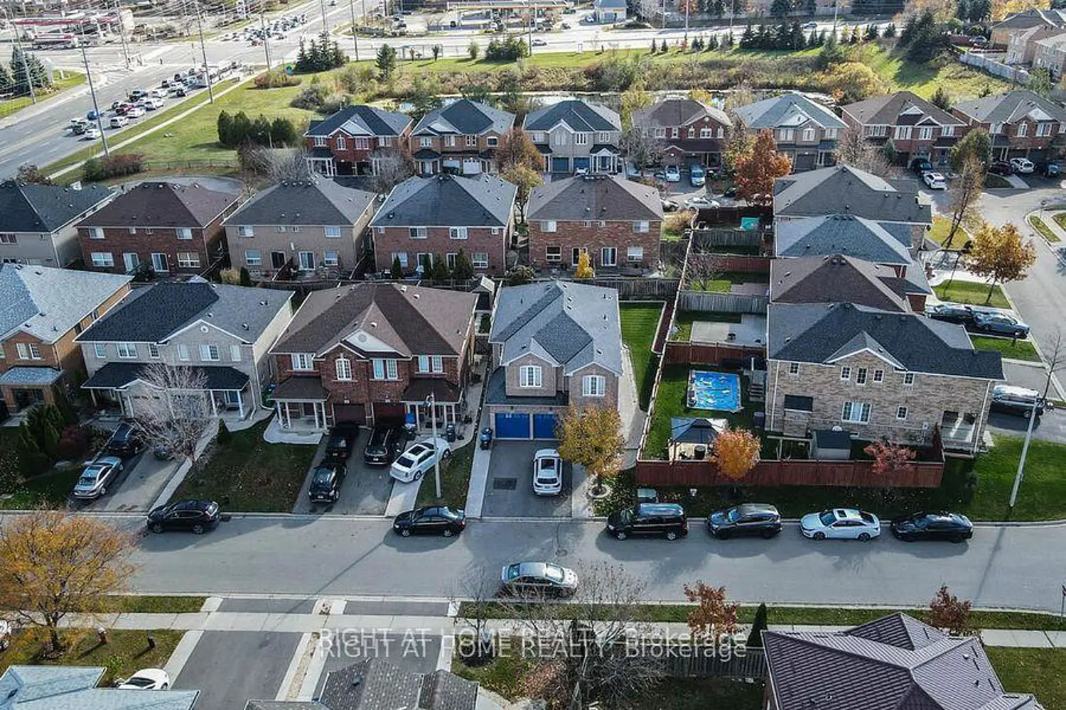 3 Silverbell Court photo 3