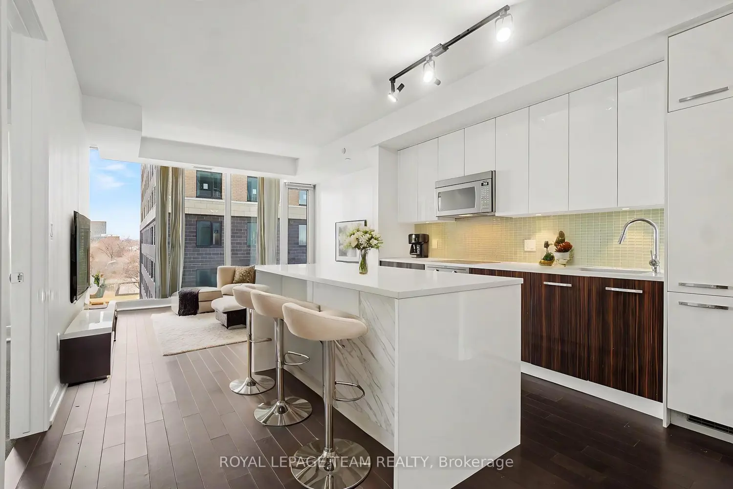 111 Champagne Avenue 406