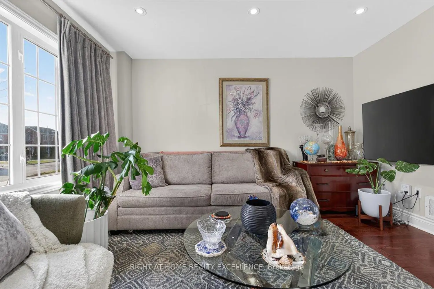 114 Tianalee Crescent photo 5