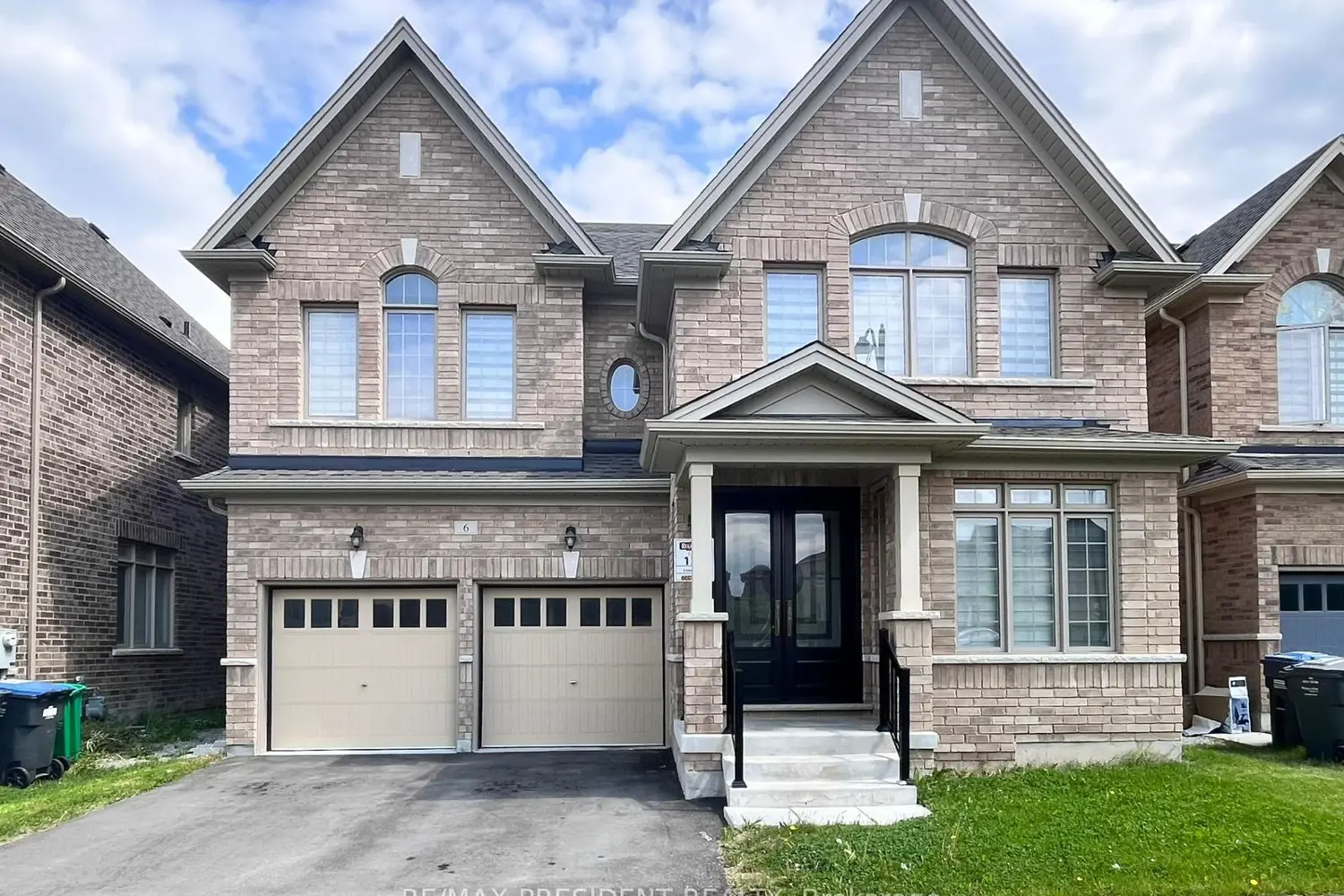 6 Jenwood Crescent