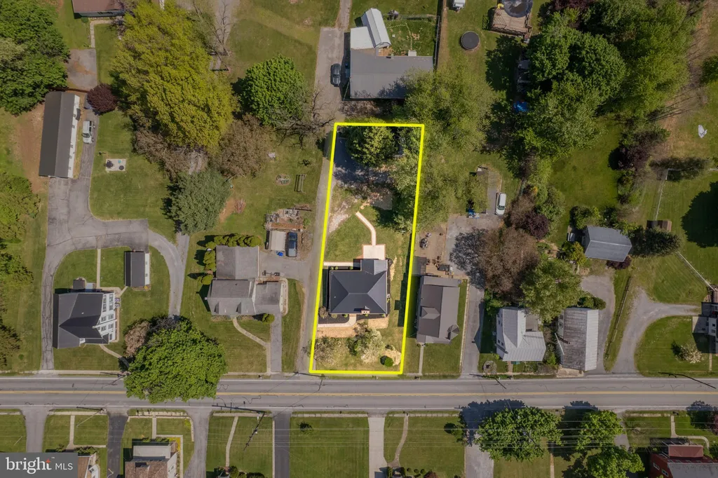 6008 Cumberland Highway, Chambersburg, PA 17202