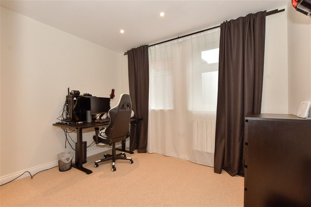 Additional image 8 of 2 bed flat for saleLanghurst Wood Road, Horsham, West Sussex RH12