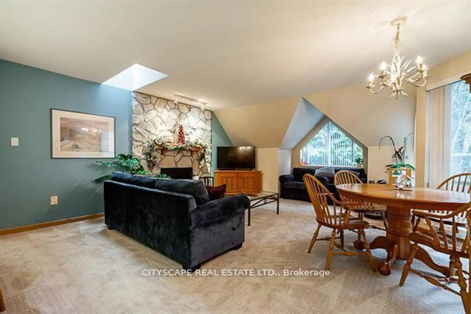 Additional image 5 of 4636 Blackcomb Way 31