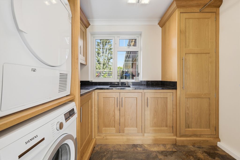 Additional image 6 of 5 bed detached house for salePenny Croft, Harpenden AL5