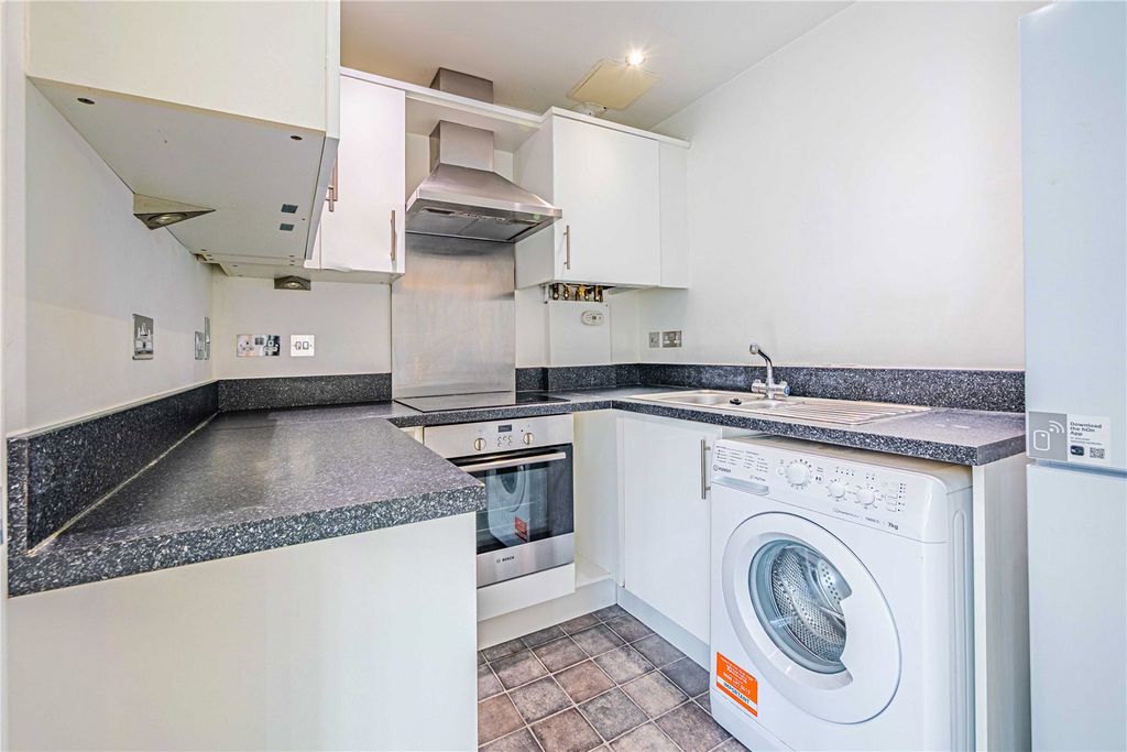 Additional image 4 of 1 bed maisonette for saleRoughdown Road, Boxmoor, Hemel Hempstead, Hertfordshire HP3