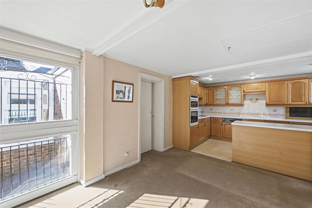 Additional image 5 of 2 bed flat for saleAvenue St. Nicholas, Harpenden AL5