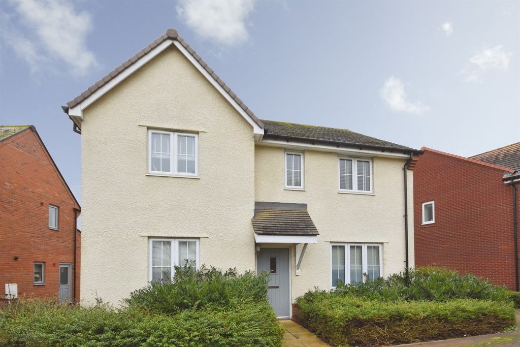 4 bed detached house for saleHurrell Close, Halstead CO9