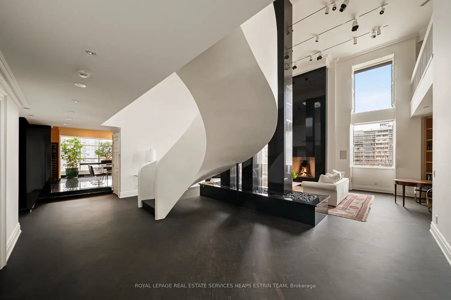 2 Lynwood Avenue Ph1 photo 2