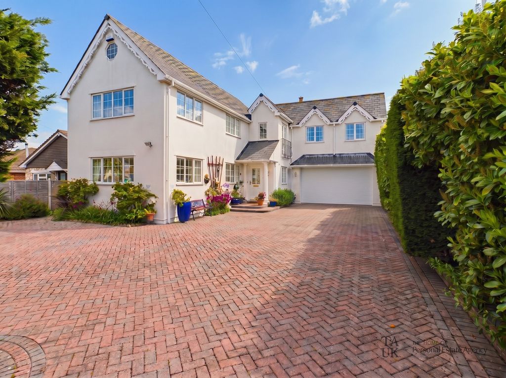 Additional image 3 of 5 bed detached house for saleHavant Road, Hayling Island PO11