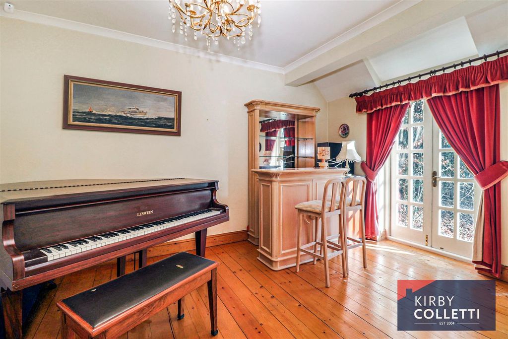 Additional image 15 of 4 bed semi-detached house for saleGoose Green, Hoddesdon EN11