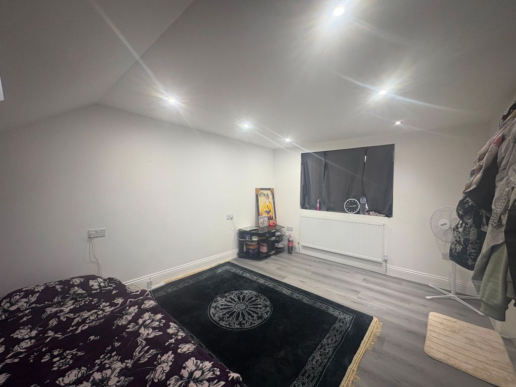 Additional image 20 of 6 bed semi-detached house for saleWentworth Crescent, Hayes UB3