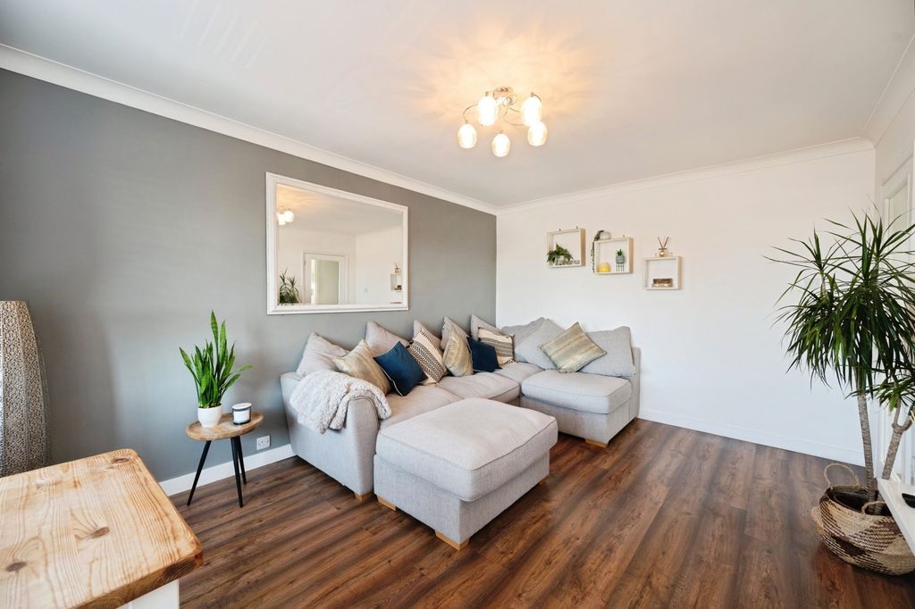 Additional image 3 of 2 bed flat for saleSouthwood Road, Hayling Island, Hampshire PO11