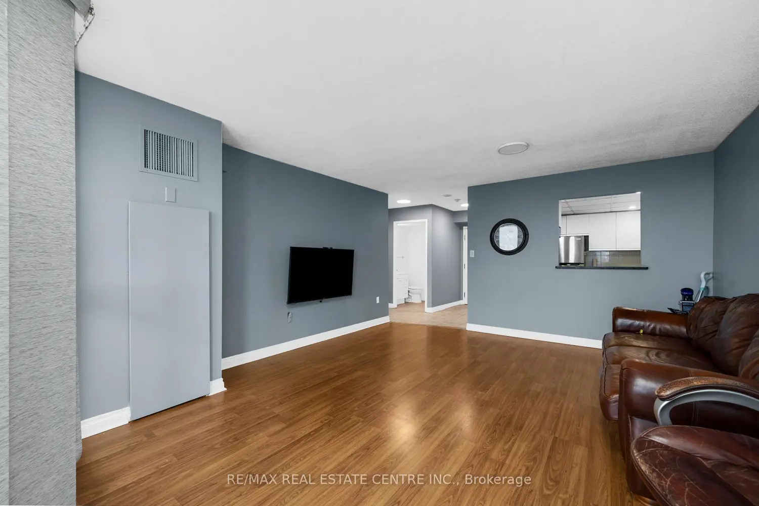 20 Mcfarlane Drive 1504 photo 2