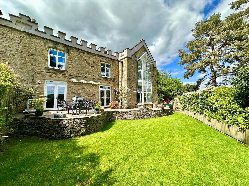 5 bed semi-detached house for saleReservoir Road, Whaley Bridge, High Peak SK23