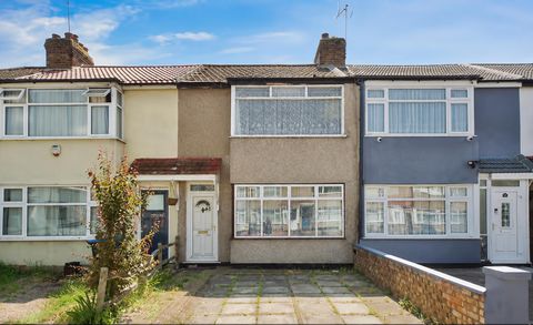Albany Park Avenue, Enfield EN3