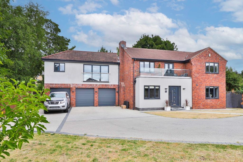 Additional image 9 of 5 bed detached house for saleThe Coachings, Cliff Road, Hessle HU13