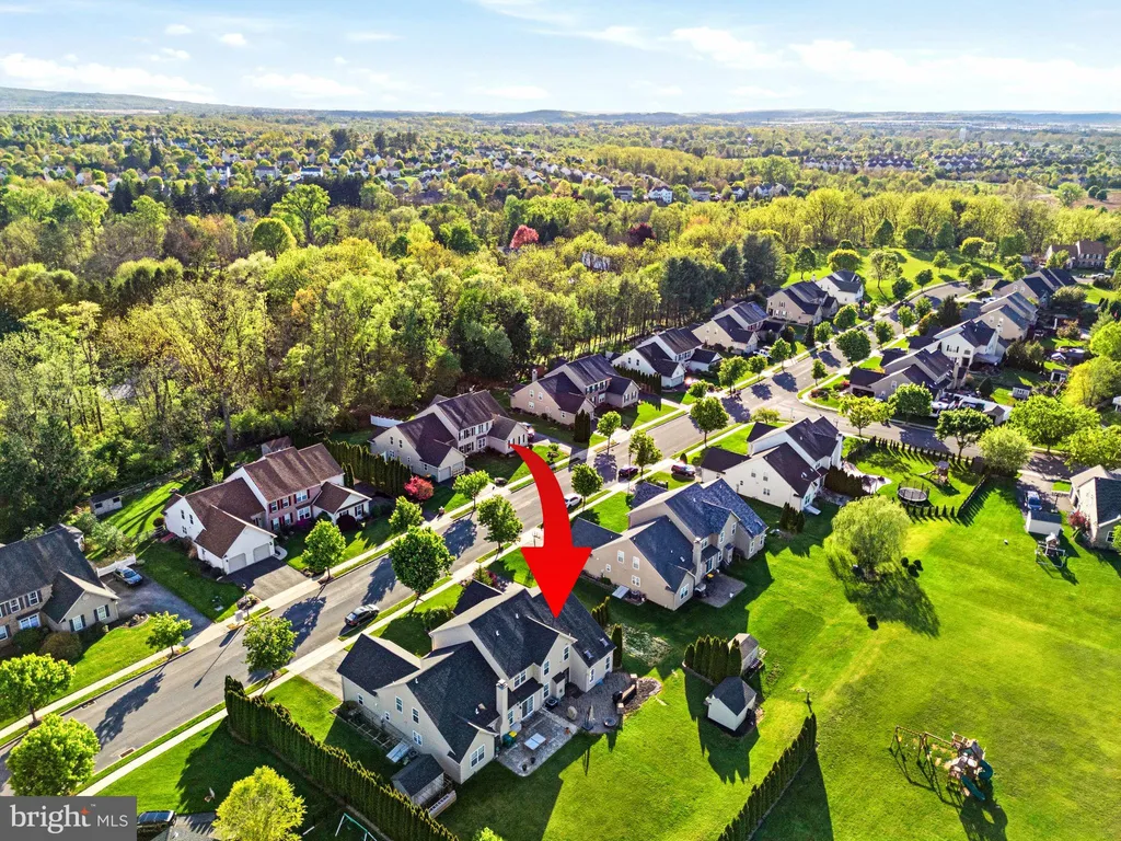 2066 Rolling Meadow Drive, Macungie, PA 18062