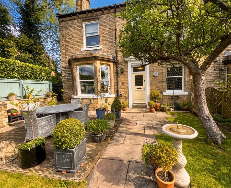 Additional image 31 of 6 bed end terrace house for saleGrandsmere Place, Halifax HX3