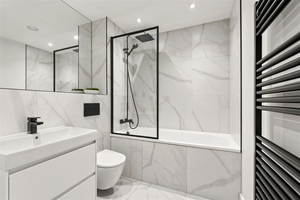 Additional image 15 of 2 bed flat for saleBircherley Green, Hertford SG14
