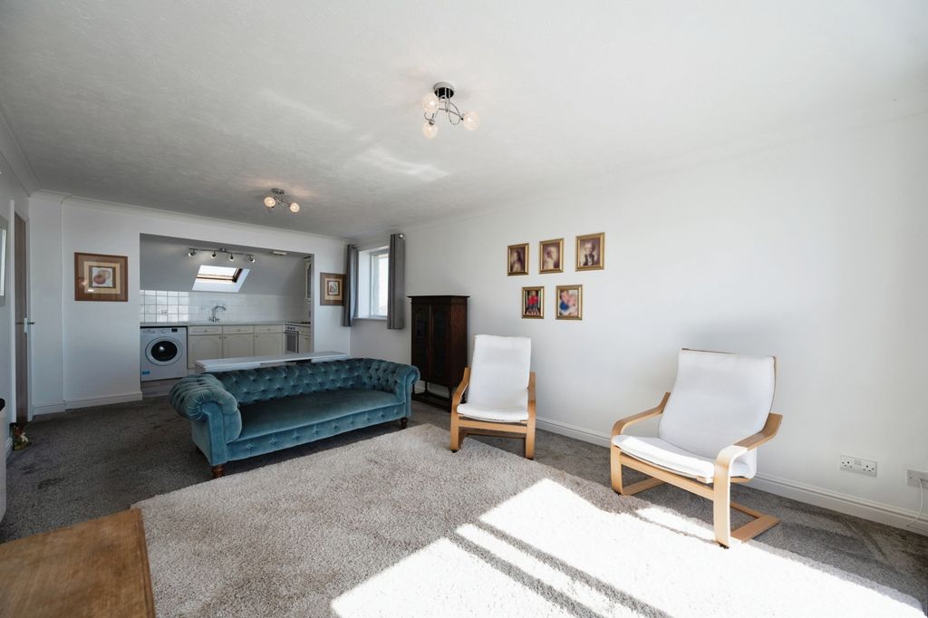 Additional image 5 of 2 bed flat for saleSouthwood Road, Hayling Island, Hampshire PO11