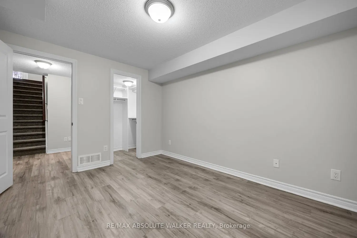 261 Bulrush Crescent photo 4