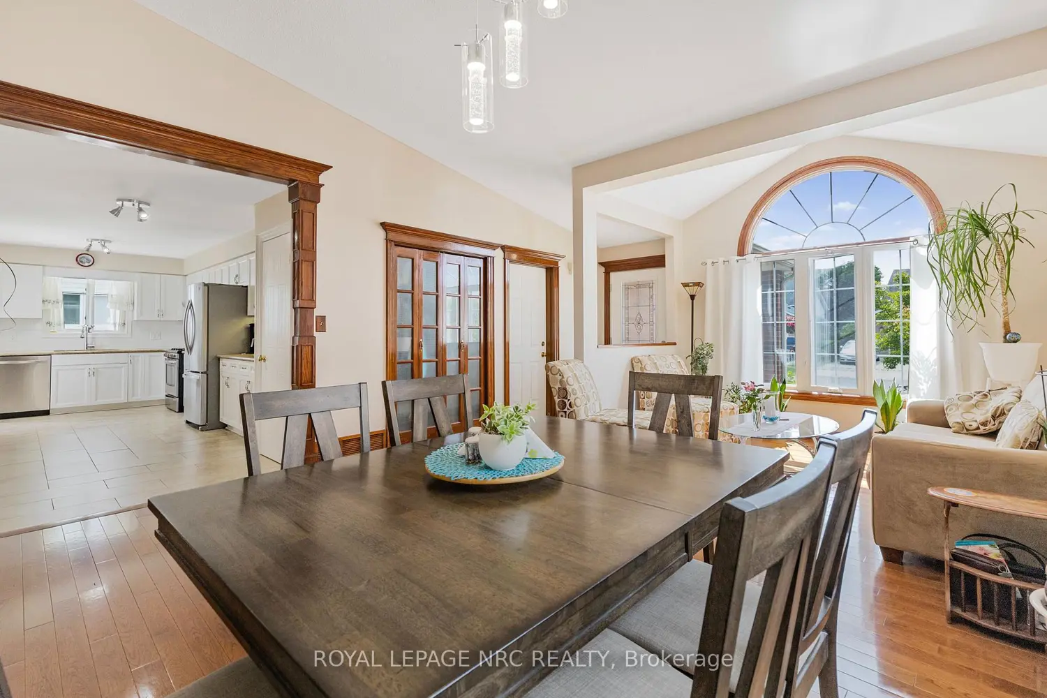 46 Foxhill Crescent photo 5