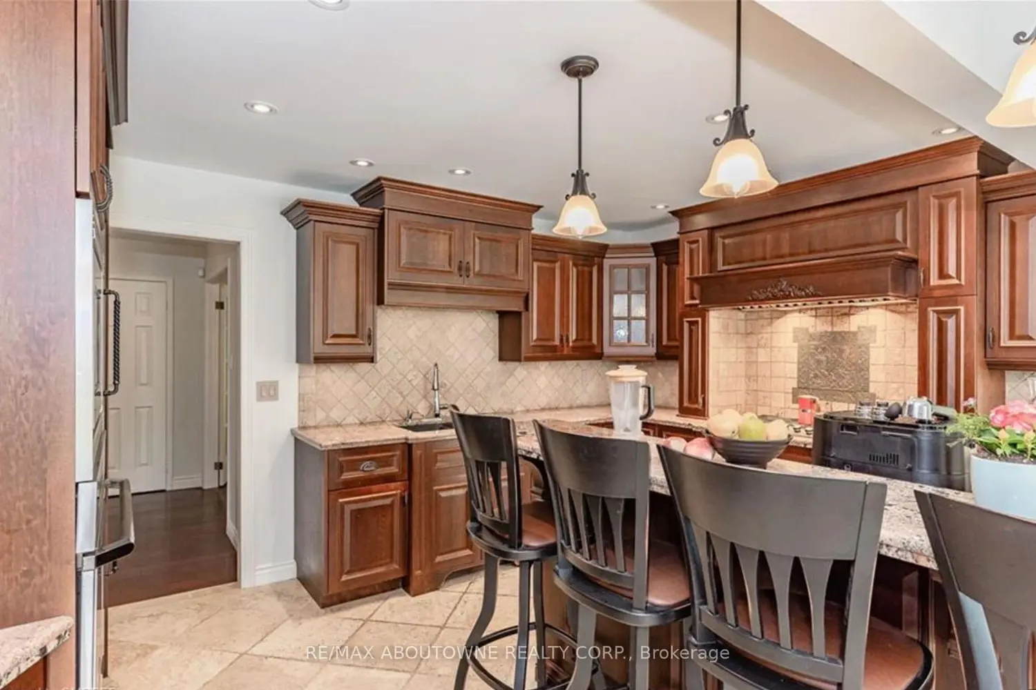 Additional image 7 of 500 Blenheim Crescent