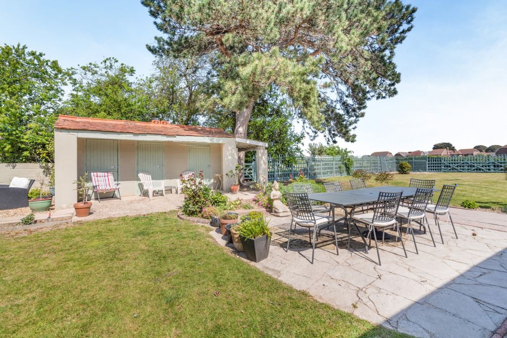 Additional image 17 of 4 bed detached house for saleSt. Marys Road, Hayling Island, Hampshire PO11
