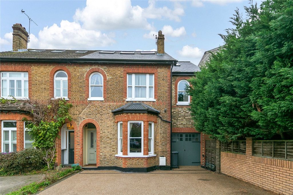 6 bed semi-detached house for saleUxbridge Road, Hampton TW12