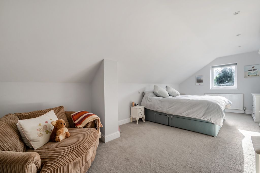Additional image 8 of 4 bed detached house for saleClovelly Road, Hindhead GU26