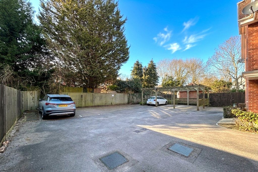 Additional image 10 of 1 bed flat for saleFoundry Close, Hook, Hampshire RG27