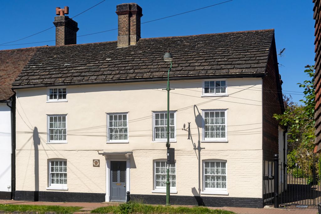 6 bed detached house for sale117 High Street, Lindfield RH16