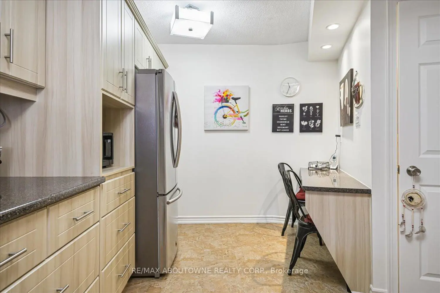 Additional image 7 of 1240 Marlborough Court 605