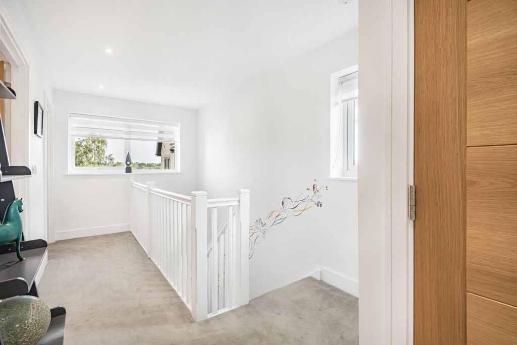 Additional image 21 of 3 bed detached house for saleFlint Close, Rotherfield Greys, Henley-On-Thames RG9