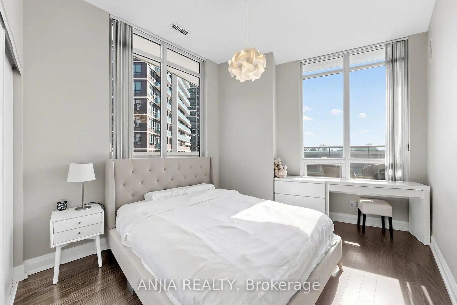 7161 Yonge Street 331 photo 5