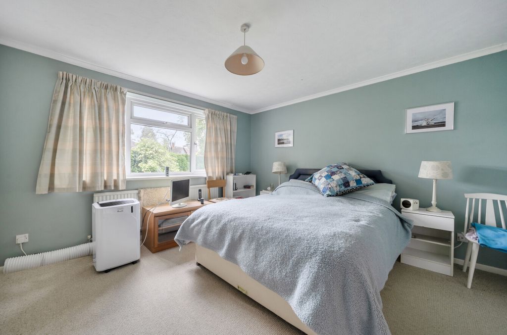 Additional image 7 of 4 bed detached house for saleThe Spinney, Hook, Hampshire RG27
