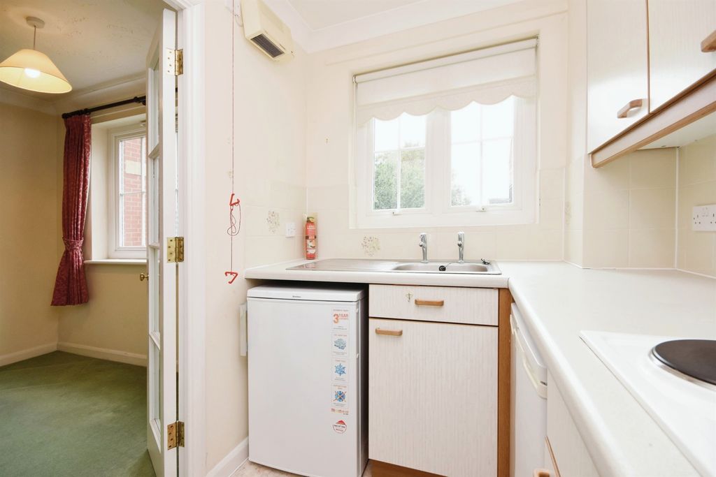 1 bed flat for saleRosemary Lane, Halstead CO9 photo 5