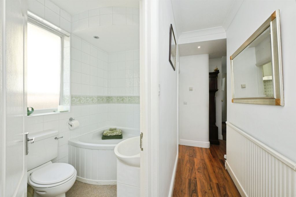 Additional image 13 of 5 bed detached bungalow for saleWare Road, Hoddesdon EN11