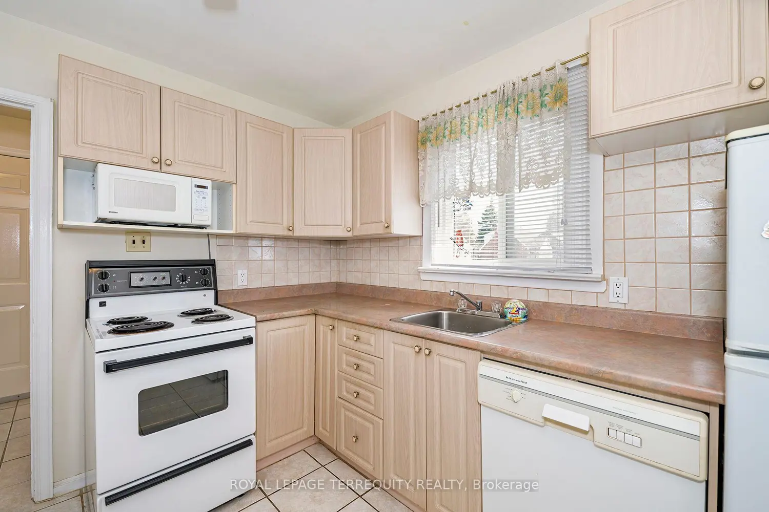 68 Parkchester Road photo 2